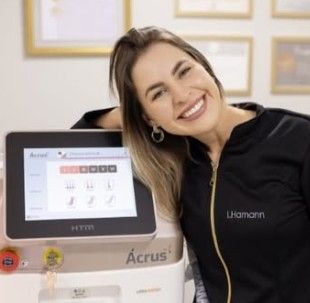 Equipamento de epilação a laser no estúdio I.Hamann