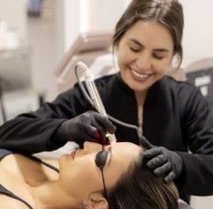 Protocolo de reparo tecidual com laser no rosto